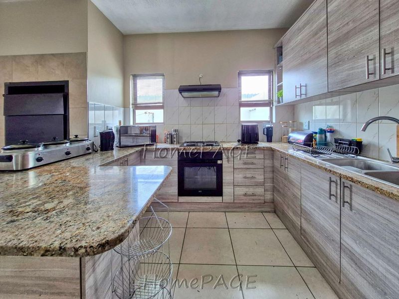 Fairway Estates, Walvis Bay: Neat 3 Bedr unit in Gracemere is for Sale - Photo 10