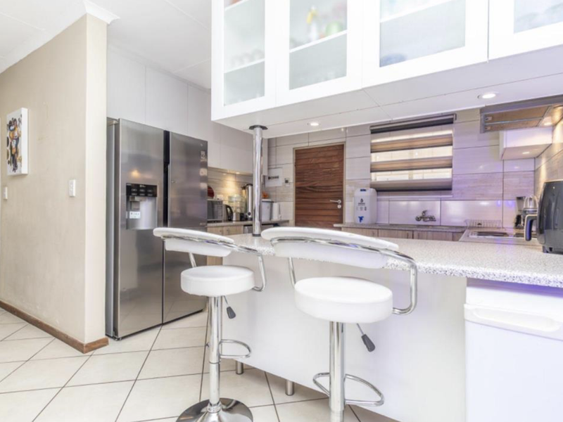 Modern 3 Bedrooms and 2 bathrooms townhouse - Photo 7