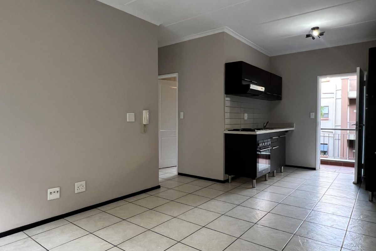 Live Securely in Style: 2-Bedroom Middle-Floor Gem! - Photo 5