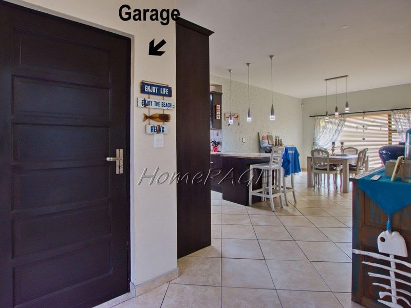 Fairway Estate, Walvis Bay: 4 Bedr double storey home with lots of space for sale - Photo 4