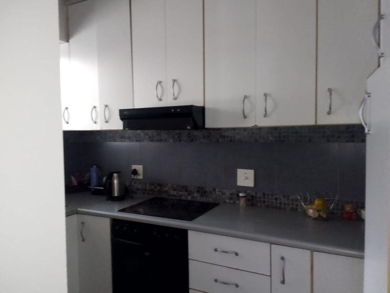 Great apartment for first time home buyers or for investors to generate good rental income. - Photo 8