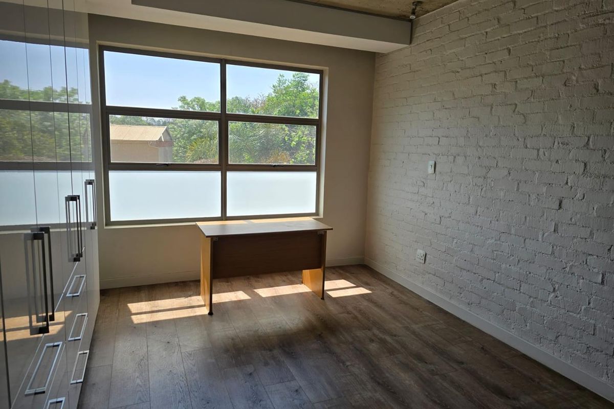 ATTRACTIVE AND SECURE 3 BEDROOM APARTMENT FOR RENT - Photo 5