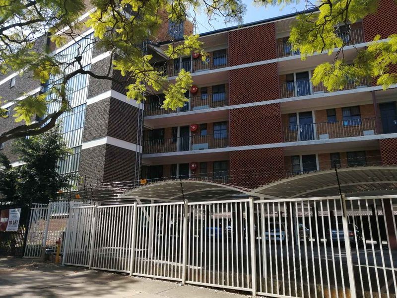 Bachelor to rent at Lantana Apartments - Photo 3