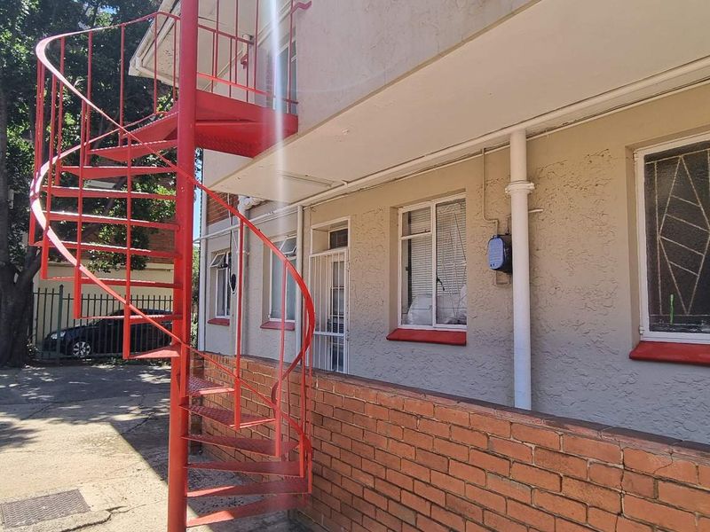 BLOCK OF FLATS - VERY GOOD LOCATION EXCLUSIVE SOLE MANDATE - Photo 2