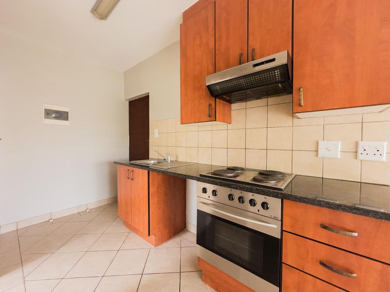 Stunning Bachelor Unit For Rent in Oukraal Boulevard, The Meadows! - Photo 8