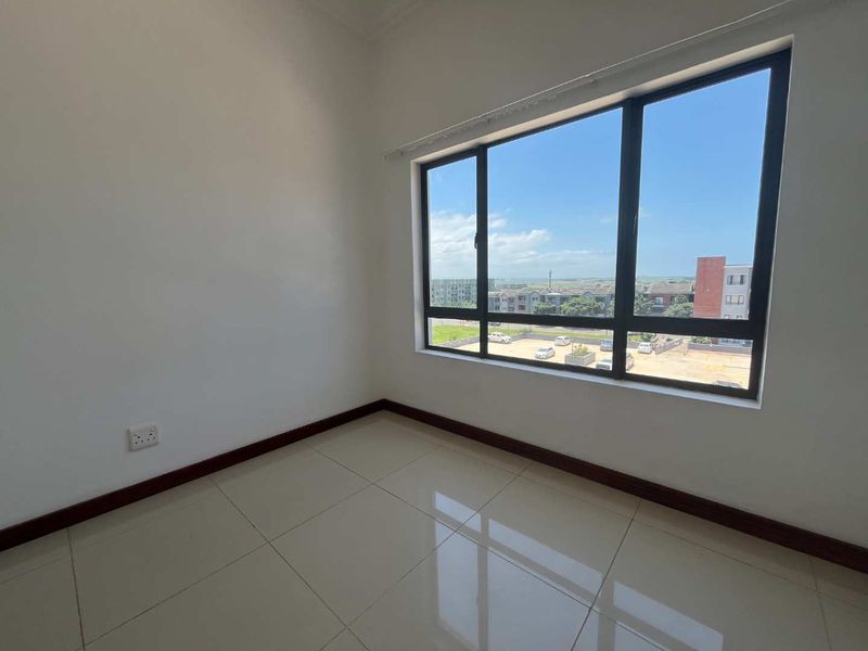 Looking for a well priced investment opportunity in the heart of Umhlanga,,, - Photo 10