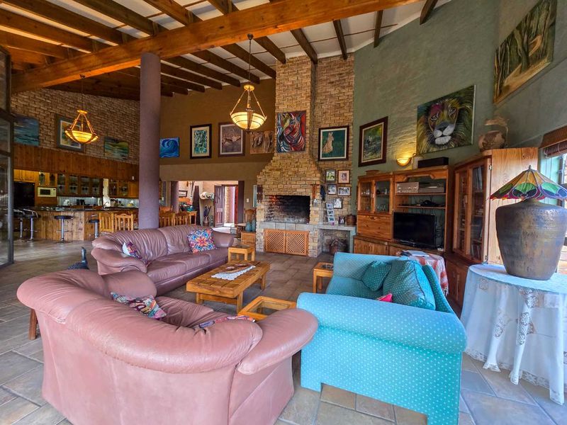 Beautiful open plan family home for sale in Stilbaai-Wes. - Photo 9