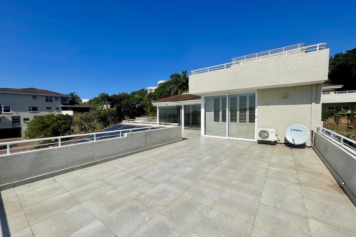 Hendra - Executive Luxury Rental in Exclusive La Lucia Estate - Photo 3