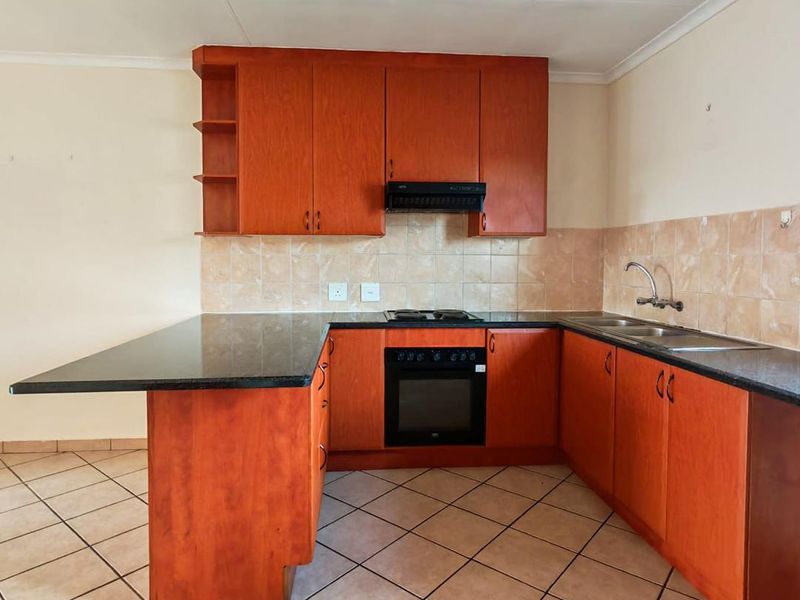 Spacious 2-Bed, 1-Bath First-Floor Apartment to Rent in Celtisdal - Photo 10