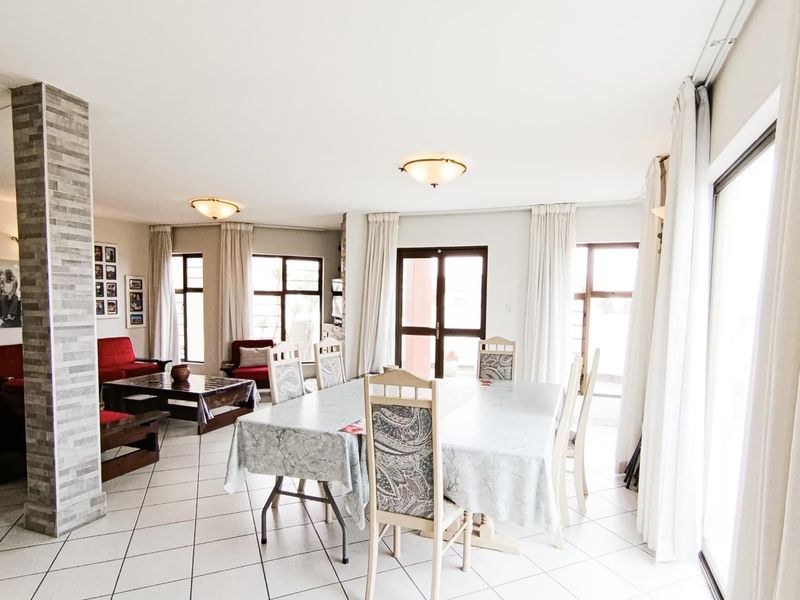 Neat and spacious townhouse in Mainau Complex - Photo 5