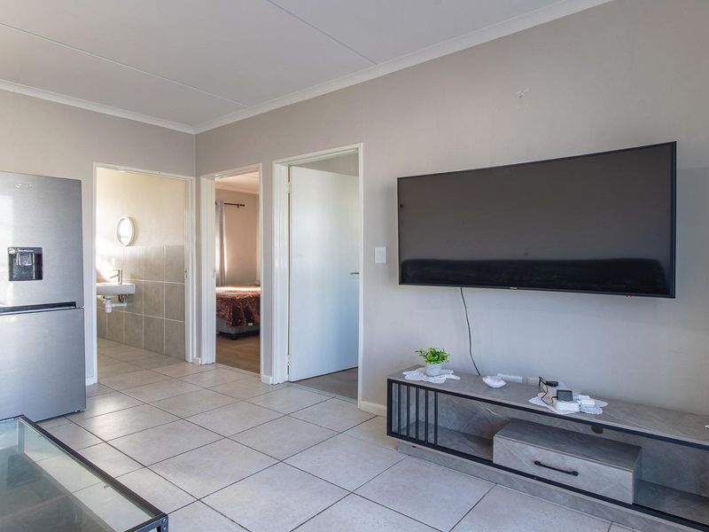 Neat & Practical 2-Bedroom Apartment for Sale - Photo 8