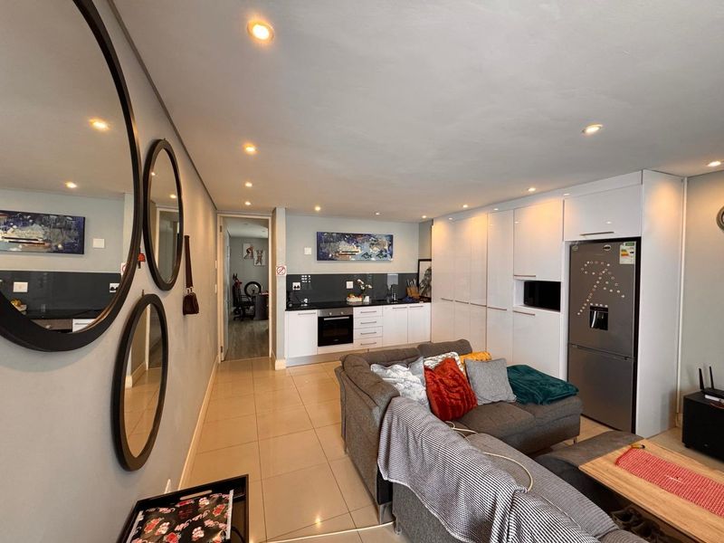 Beachfront Lifestyle, Lock-Up-and-Go-Convenience - Photo 5