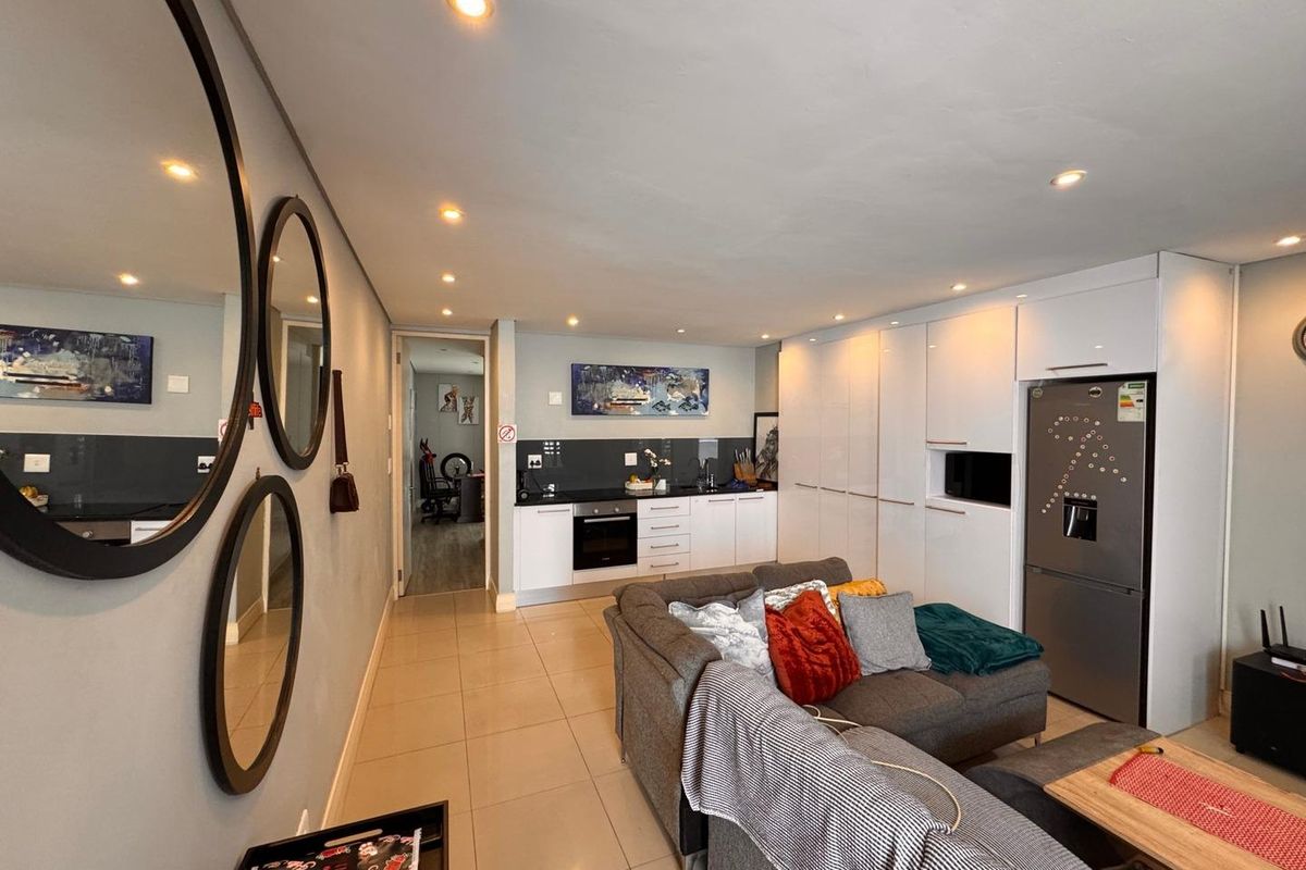 Beachfront Lifestyle, Lock-Up-and-Go-Convenience - Photo 5