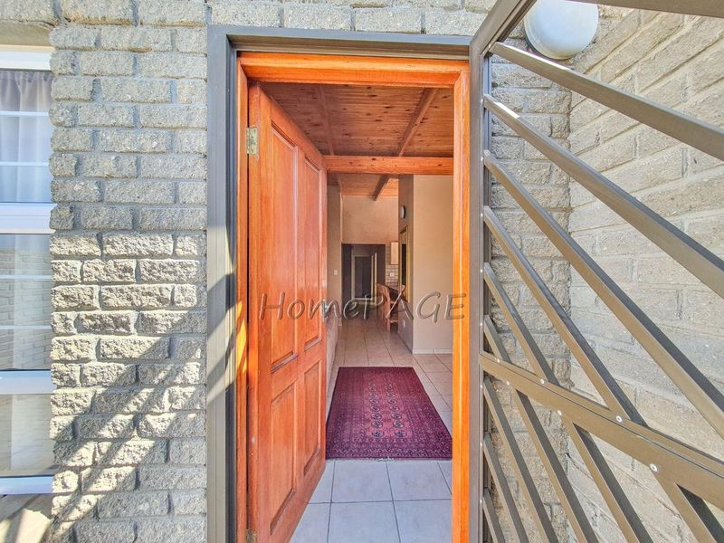 Ext 6, Henties Bay:  Neat rock face home in Spitzkoppe street with 2 flats - Photo 5