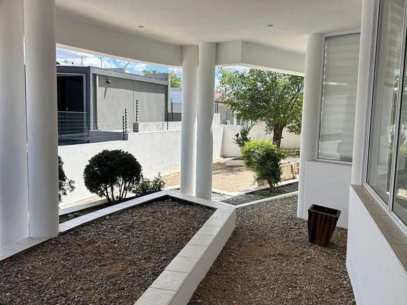 Beautiful 4-Bedroom House For Sale - KLEIN WINDHOEK - Photo 8