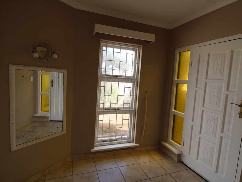 Spacious Open Living Family Home Close to High School - Photo 2