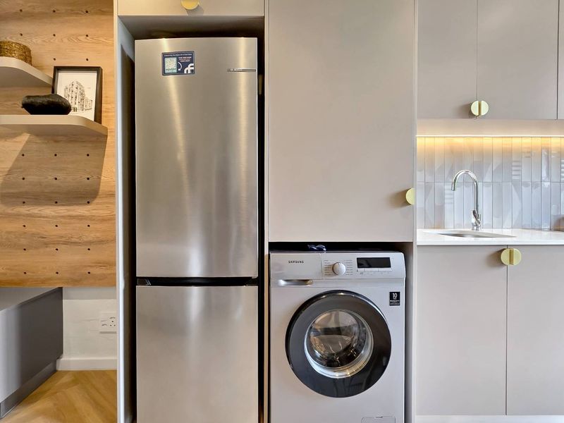 Brand New Fully Furnished Studio - Photo 4