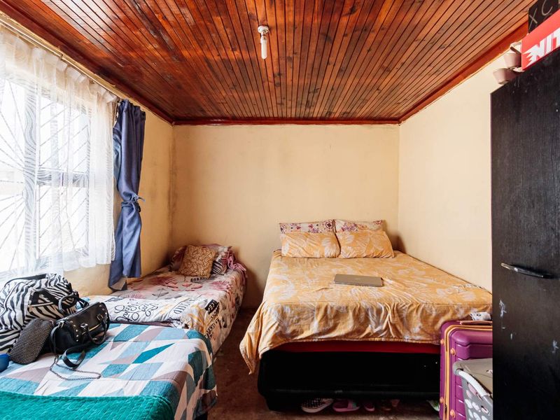 Welcoming Two-Bed House in Zwide - Photo 6