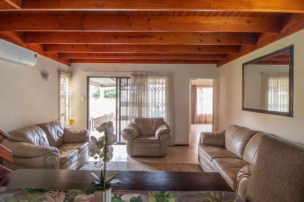 Charming Townhouse in Blue Lakes Estate Awaits You! - Photo 3