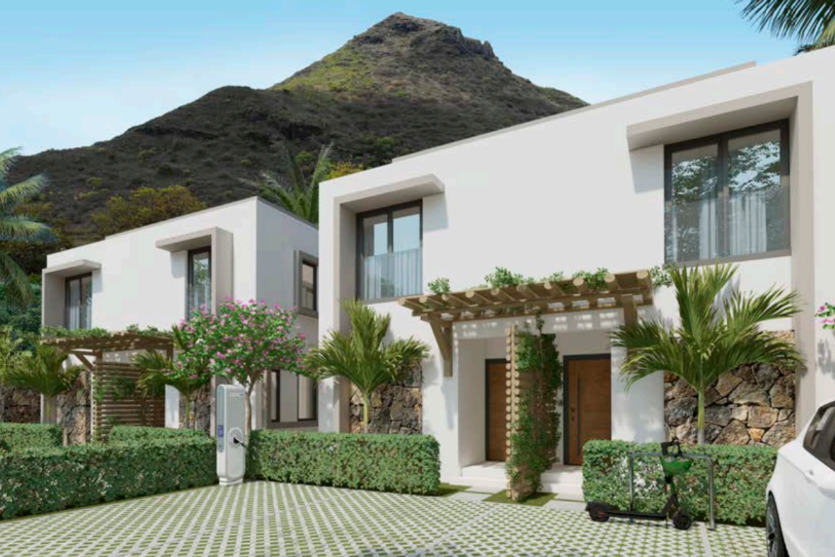 Contemporary 3-Bedroom Townhouse at Cap Tamarin - Zetwal – Space, Style & Comfort - Photo 3