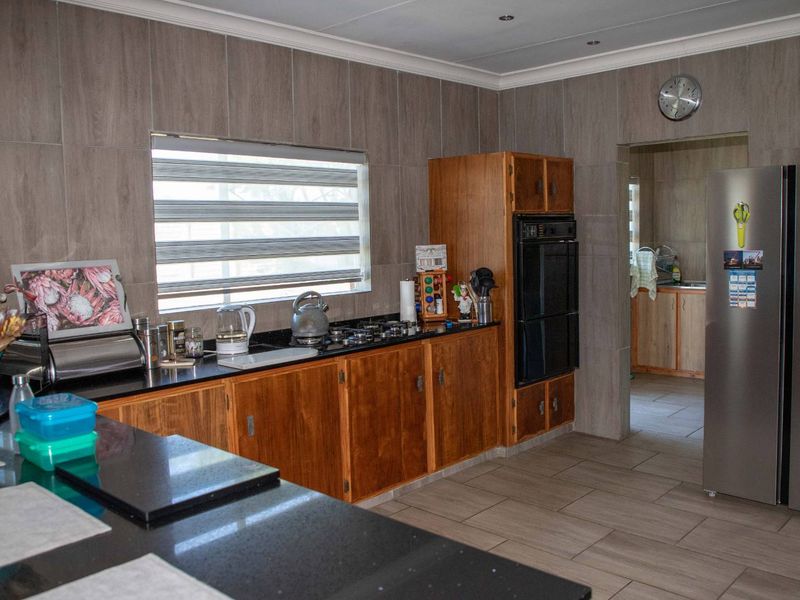 Beautifully Renovated 4-Bedroom Family Home – Modern Comfort & Style - Photo 7