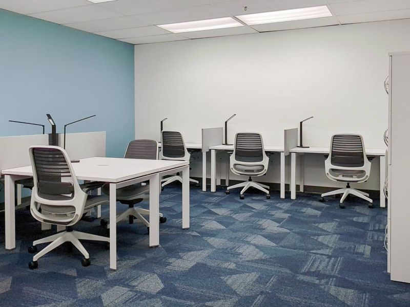 Private office space for 4 persons in HQ Thornhill Office Park - Photo 2