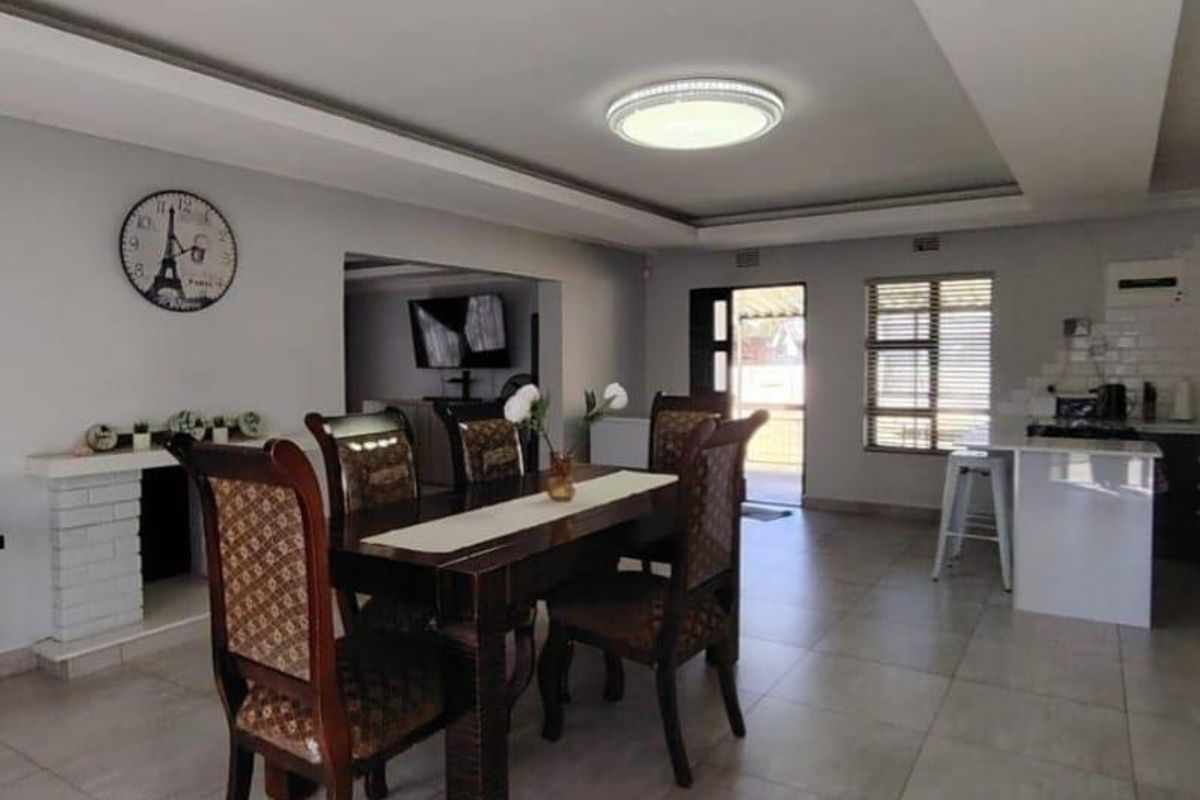 Solar-Powered Serenity with Ample Parking & Pool! - Photo 4