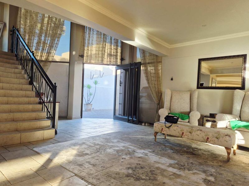 Luxurious Ludwigsdorf Family Home - Photo 2