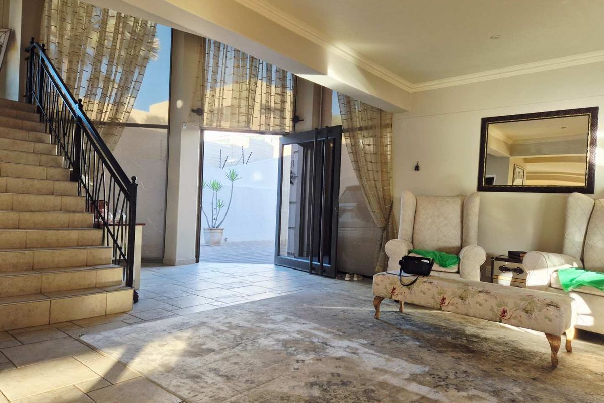 Luxurious Ludwigsdorf Family Home - Photo 2