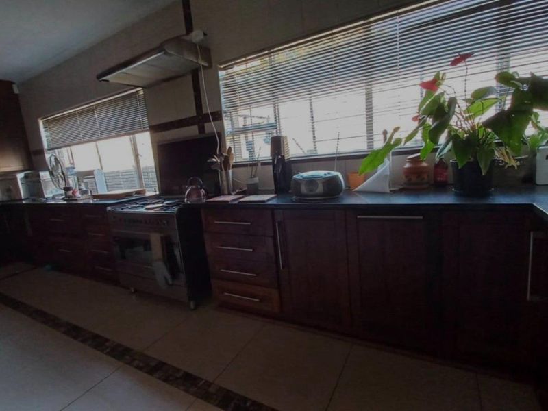 3 Bedroom House for Sale in Daspoort, Pretoria - Photo 10