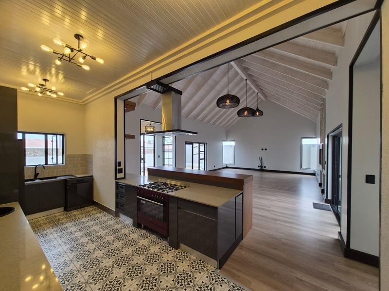 Luxury Coastal Living Family Home N$ 5 950 000.00 - Photo 1