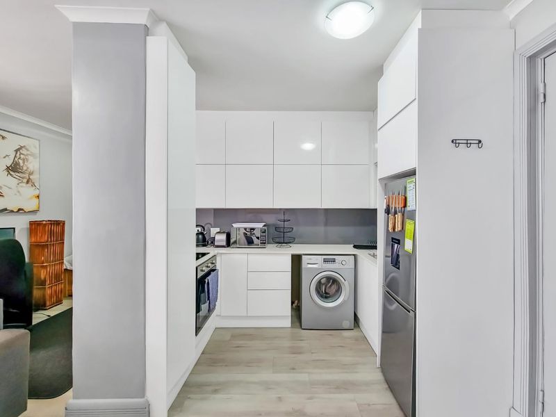 Charming Studio Apartment in The Square - Photo 3