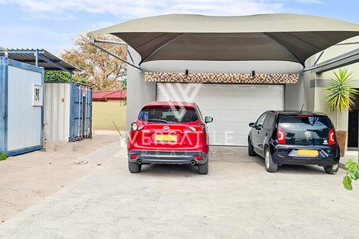 Exceptional Family Home with a Pool, Directly Across from Oshana Gymnasium. - Photo 5