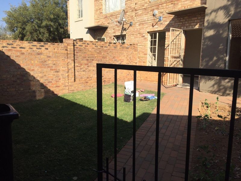 3 bedroom duplex unit in Hazeldean, Pretoria - Photo 8