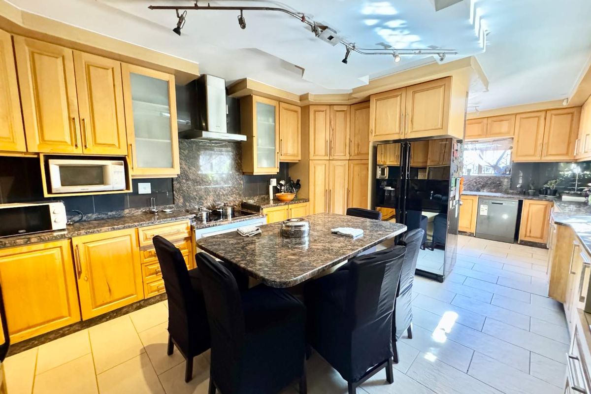 Hendra Estates - Exquisite Large Family Home For Rent In Somerset Park! - Photo 5