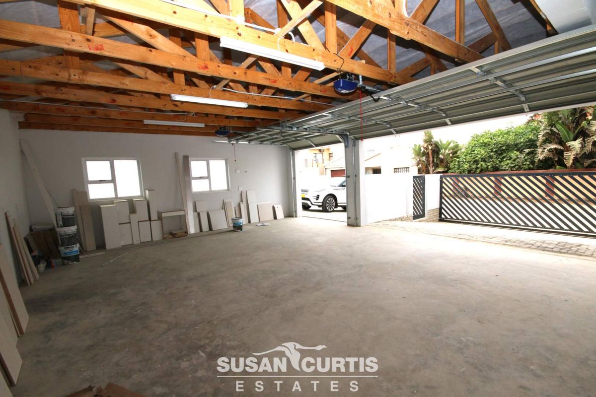 BRAND NEW 5 BEDROOM HOUSE FOR SALE IN THE WATERFRONT - Photo 3