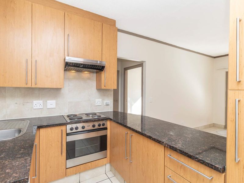 Move-In Ready! Lovely 1 Bedroom Apartment in Popular Matika Estate - Photo 3