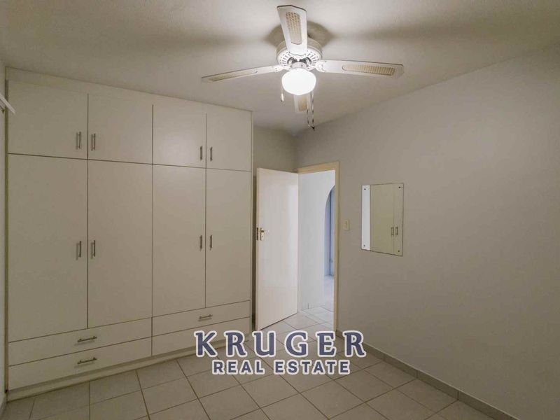 HOUSE WITH 5 FLATS  – PERFECT GUESTHOUSE OR AIR BNB OPPORTUNITY - Photo 7