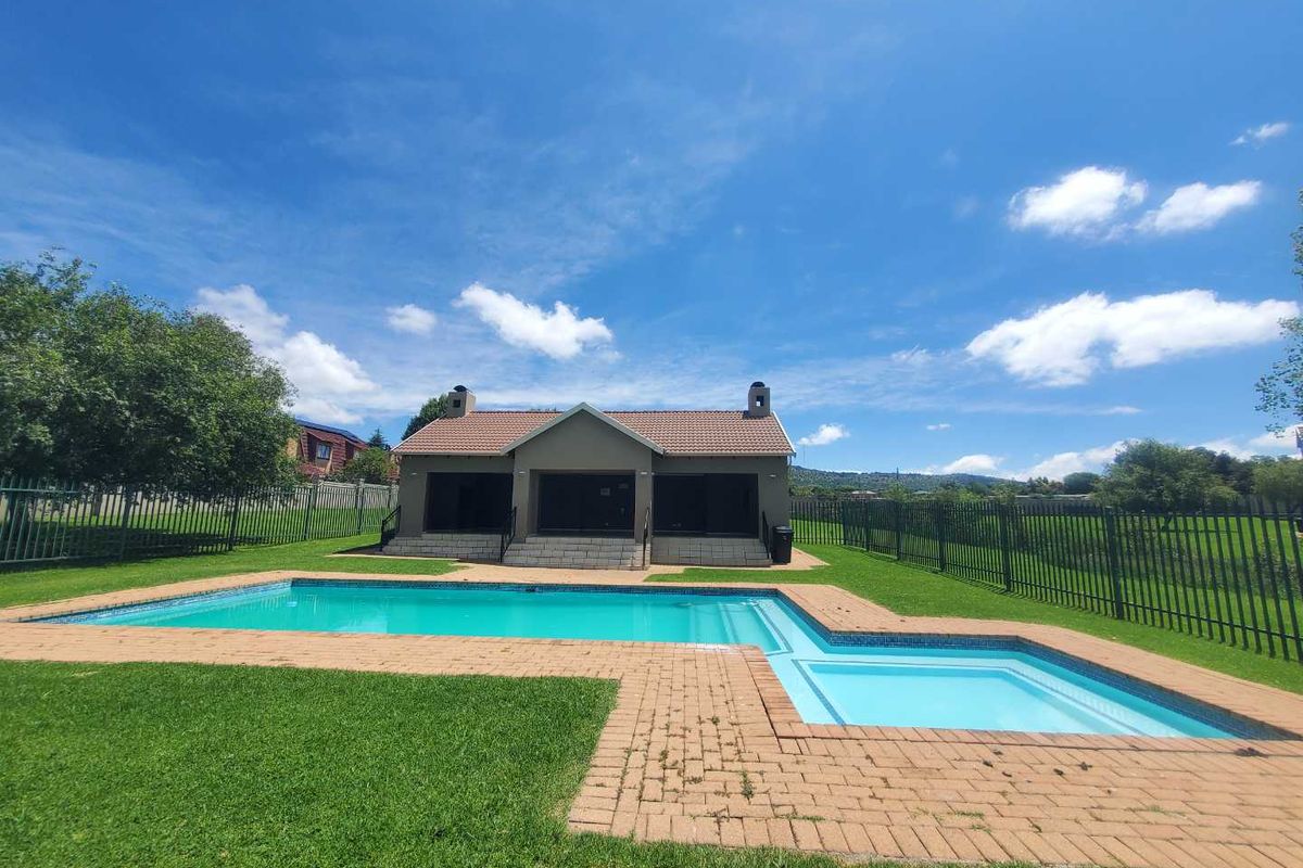 Stunning 1 bedroom ground floor apartment in Willowbrook - Photo 3