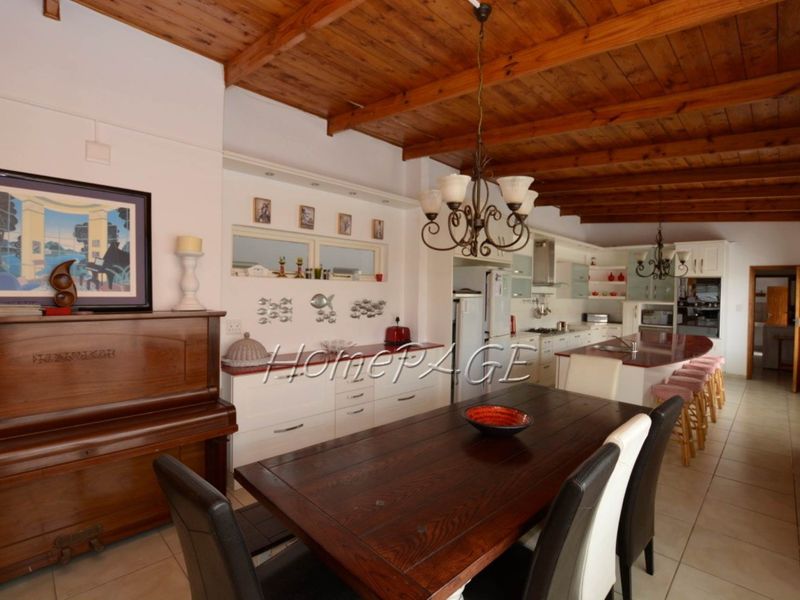 Ext 2 (North Dune), Henties Bay:  7 Bedr Home with AWESOME VIEWS - Photo 9