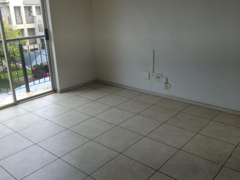 2nd Floor townhouse up for grabs. - Photo 6