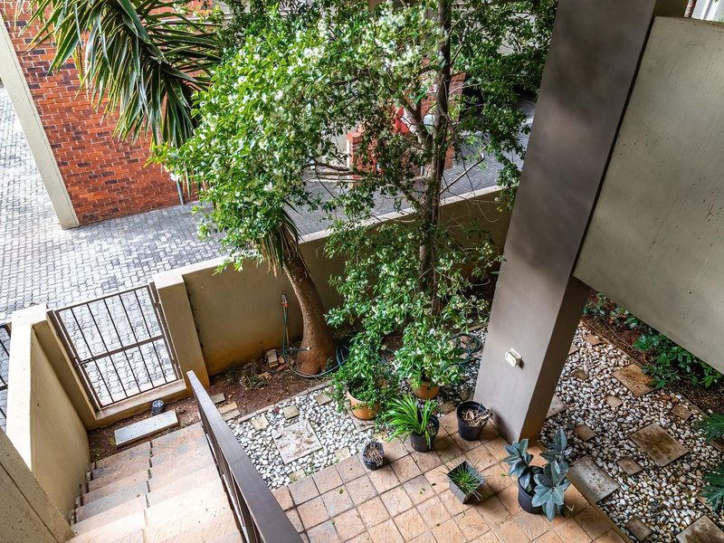 2 Bedroom Ground Floor Townhouse in Blackheath - Photo 8