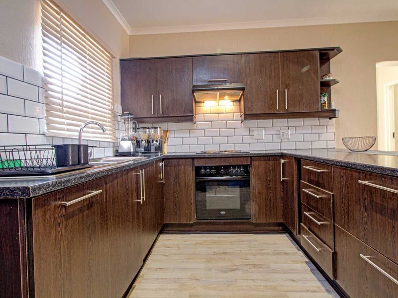 Move-In Ready, No Upgrades Needed - Photo 4