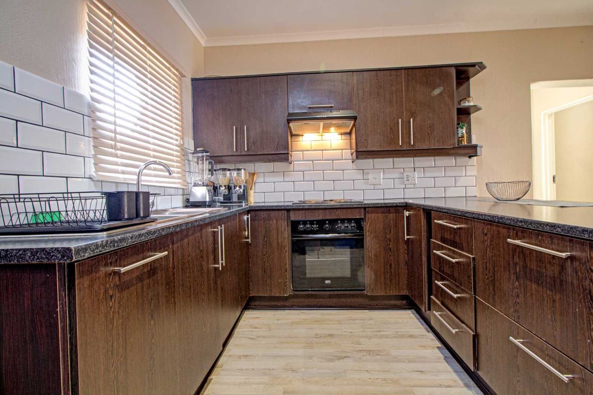 Move-In Ready, No Upgrades Needed - Photo 4