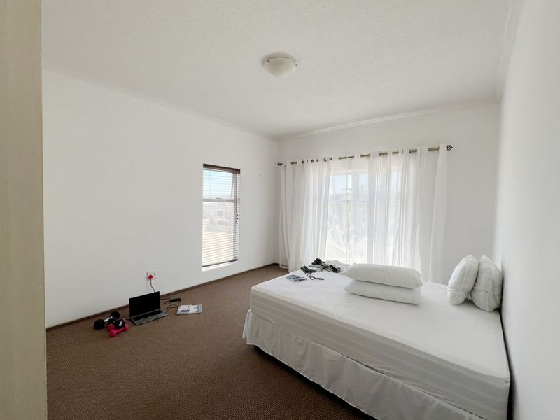 Modern Beachfront Apartment with Spectacular Ocean Views - Photo 7