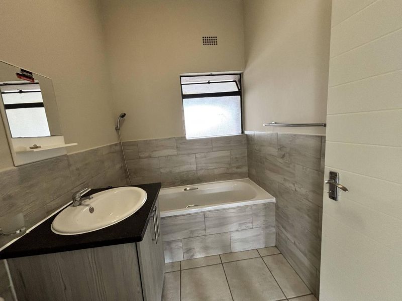 2 Bedroom unit in a secure, well-managed complex. - Photo 7