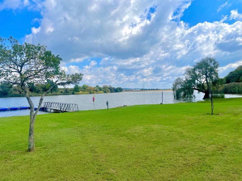 Modern Meets Farmstyle in a Wildlife Estate – Gym, Pool, Squash & More! - 2 and 3 Bedrooms! - Photo 6