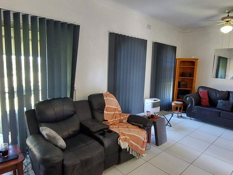 2 Bedroom Apartment in Albermarle - Photo 2