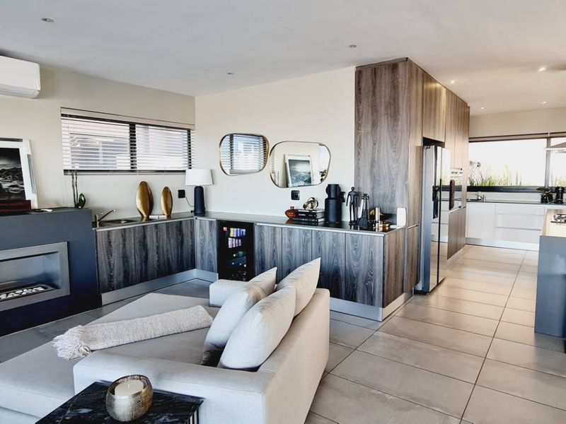 Where Cape Town's Most Spectacular Views Meet Unrivalled Luxury - Photo 8