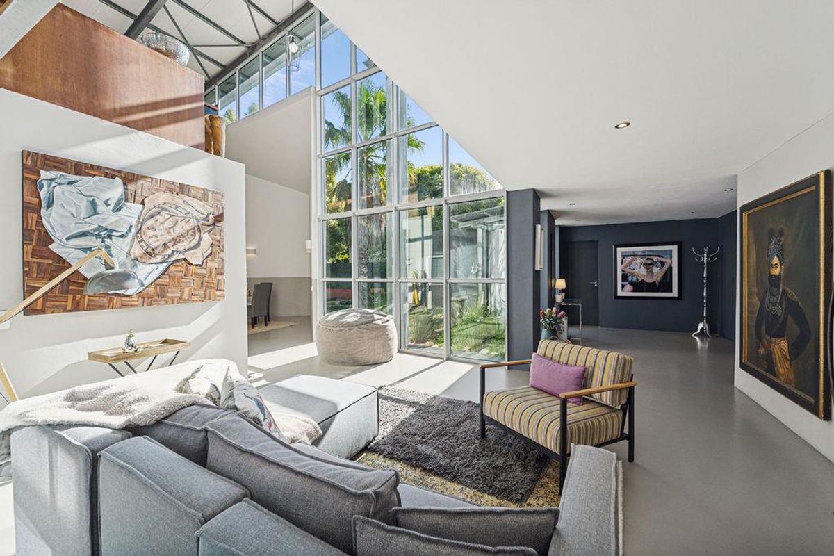 Industrial Style Luxurious Home - Photo 5